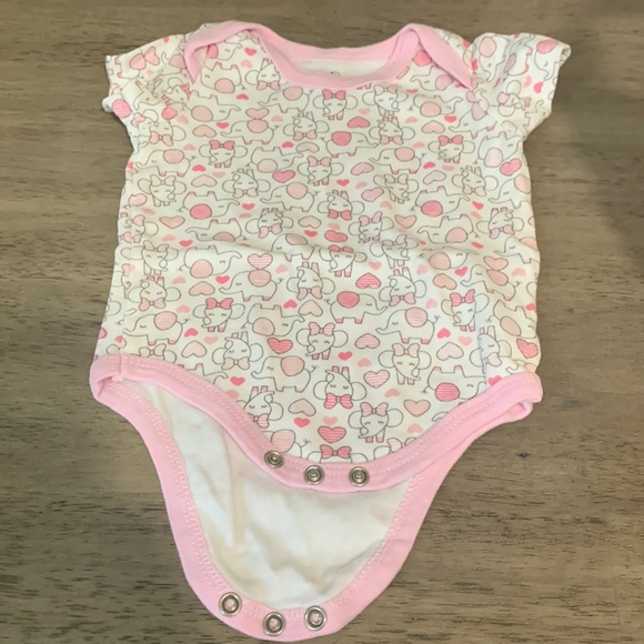 duck duck goose Other - (5/$10) 🐘 Elephant onesie 6-9M